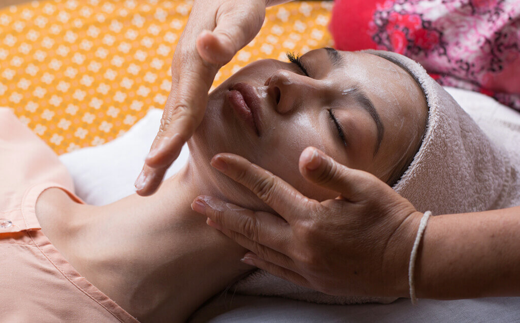 Toning face massage in Almaty | Thai SPA PattayaSpa.kz